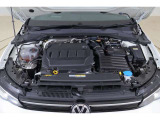 2.0L TDIエンジン:低回転から力強い走りを実現。優れた経済性と環境性能で、気持ちいい走りをどこまでも楽しめます!