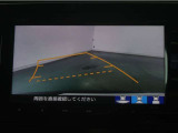 バックガイドモニターで、後方を確認しながら安心して駐車することが出来ます。運転初心者も熟練者も必須の機能ですよ!