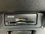 ETCは、高速道路料金所の渋滞を避け、時間と手間を省くことができます。また、料金の支払いや精算の手間が省け、便利で快適なドライブをサポートします