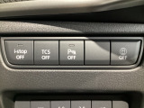 運転席脇のクラスタースイッチ部分にはパーキングセンサーOFF、その他走行系スイッチを集中配置しております。