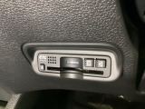 ハンドルの左下にETCがついています。高速道路の料金所の通過も楽々です。カードの取り出しもしやすい場所についています。
