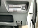 点検整備時に、メーカー新車保証〔新車登録日より、3年or6万キロの一般保証と5年or10万キロの特別保証〕を継承いたします。