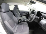 ゆったり室内で運転もしやすいです♪使い勝手の良い配置です。