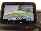バックモニター付きで、車庫入れやバック時の後方確認をサポート。