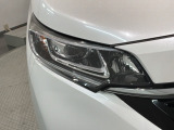 LEDヘッドライトは、点灯の瞬間から最大光量を発揮し、突然暗くなるトンネルなどでの安定感を高めます。