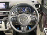 【ステアリングスイッチ】運転中、前方から目線をそらすことなく、オーディオ等の操作が可能な便利機能!安心&快適なドライブを演出してくれます♪