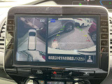上から車を見下ろしたような画面が駐車をサポート、運転が苦手な方でも安心してお使い頂けます!!