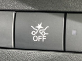 【エマージェンシーブレーキ】走行中に前方の車両等を認識し、衝突しそうな時は警報とブレーキで衝突回避と被害軽減をアシスト。より安全にドライブをお楽しみいただけます。