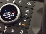 【電子制御エアサスペンション】ドライブモードを選択するとモードにあった車高になりお客様の負担を軽減致します。オプション内にアダプティブダイナミクスも含まれます。