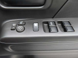 運転席のパワーウインドースイッチ部です。よく触れる場所だからこそ、使用状態があらわれますよね。ぜひこうした所もチェックしてください。