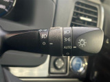 【オートライト(AUTO)】外の明るさをシステムが感知して、自動でヘッドライトが点灯します。ヘッドライトをつけ忘れを防ぐ便利機能です。