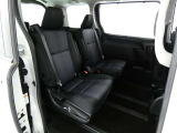 ゆとりある広々とした車内空間は、ドライブを始め買い物やレジャーなど、幅広く活躍します。一人でもみんなとでもお出かけを楽しみましょう!