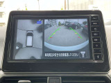 アラウンドビューモニターは、まるで上空から見たような映像で駐車をサポート!苦手な駐車も心強いですね!