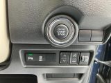 ボタン1つでエンジンを始動【キーレスプッシュスタート】!各機能のスイッチは運転席から操作ラクラク。