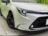 【LEDヘッドライト】悪天候や夜間走行時も良好な視界を確保し安心して運転できる高輝度LEDヘッドライトを装備!点灯速度が早く、消費電力も抑えられています。