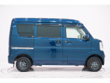 県内13店舗にて常時500台以上ダイハツ車を展示中です。見て、触って、納得のいく一台をぜひ見つけてください。