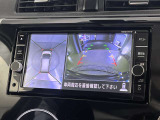 アラウンドビューモニターで車を上空から見下ろしているような映像を映し出します。周囲の状況がひと目でわかります!