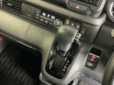 発進時から滑らかに加速する無段階変速のCVTはストップ&ゴーの多い街の中も快適です