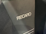 【RECARO製バケットシート】人間工学に基づいた面圧分布によって腰への負担や長時間運転時の疲労発生を軽減☆一目でレカロとわかるスポーティなルックスが特徴です。