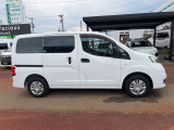 ご成約のおクルマ全て、エンジンオイルを交換してご納車させていただきます!また、点検時に消耗品の状態確認も行い必要に応じて新品交換させていただきます!