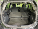 普段のお買い物や通勤、送迎等に十分な荷室スペースを確保しております。セカンドシートを倒すと、大きな荷物の積載も可能です♪