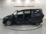 【まるごとクリーニング】シートを取り外し、車内を徹底洗浄。隅々まで丁寧に仕上げています。