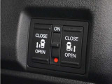 ◆両側電動スライドドア◆狭い駐車場でも乗り降りが楽々♪お子様が隣の車にドアを当ててしまう心配もございません!小さなお子様連れの方もこれで安心。