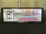 狭い場所での駐車やすれ違いなどでより的確な運転操作に役立つ360&deg;ビューモニターが装備されています。