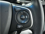 ◆アダプティブクルーズコントロール◆予め設定した車速内でクルマが自動的に加減速。前走車との適切な車間距離を維持しながら追従走行します。【LKAS】車線維持支援システムでステアリング操作を支援。