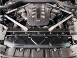 BMWのエンジンは世界的にも認められている高性能エンジンです。レスポンスがよく高回転型の心地よい吹きあがりなど駆け抜ける歓びのキーになる部分でございます。