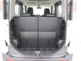 ☆普段のお買い物では十分な荷室空間ですね♪