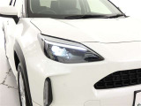 【LEDヘッドランプ】・・・消費電力の少ないLEDヘッドランプ。点灯してすぐに最大光量を発揮するのでトンネルなど周囲が急に暗くなった場合でも安心。