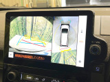 【パノラミックビューモニター】専用のカメラにより、上から見下ろしたような視点で360度クルマの周囲を確認することができます☆死角部分も確認しやすく、狭い場所での切り返しや駐車もスムーズに行えます。