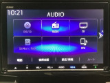 ナビゲーションはフルセグTV対応のGathers純正メモリーナビを搭載しています。Bluetoothオーディオ機能がありますので、スマートフォンなどの音楽も再生できます。