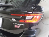 SUBARUのアイデンティティー、コの字型LEDテールランプ!
