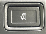 【パワースライドドア】スマートキーや運転席のスイッチでスライドドアの開閉が可能♪電動だから力を入れてドアを開ける必要が無く、小さいお子様でも、重い荷物を持っている時もラクに開け閉めできます♪