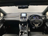 「中古車ハイブリッド保証」付き。ハイブリッド機構を無償で保証します。保証期間は、初度登録年月から10年目まで、またはロングラン保証が終わってから3年間。ただし累計走行距離が20万km以内です。