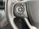 ★オーディオコントロールスイッチ★ステアリングにはオーディオコントロールスイッチが付いていますので、目線を正面から外すことが無く、また、ステアリングから手を離さずにオーディオ操作ができます