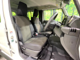 運転席シート廻りは使用感も少なく、良好な状態となっています。丁寧に使われていたことがよくわかりますね。
