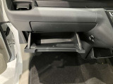 収納スペースもたくさん有ります☆車検証や小物類などすっきり収納♪