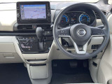 運転席周りの視界もよくハンドルも軽い取り回しなのですごく運転がしやすい車です。