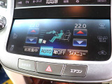 お車選びをお楽しみ頂けるよう、在庫車の展示スペースを十分に確保しております。