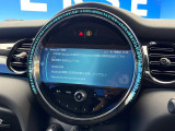 ●Bluetooth:お手持ちのスマートフォンなどと接続し、ハンズフリー通話や臨場感溢れるミュージック再生をお楽しみいただけます。無線接続ですので煩わしさもありません♪