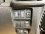 パワースライドドアの開閉はスマートキーのリモコンやドアノブは勿論、運転席側のスイッチ操作でも開閉ができ、安全・簡単です。
