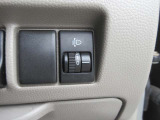 ヘッドランプレベライザー 乗車定員や積載量によって変化する車両姿勢。常に最適なライト照射ができる様にヘッドライトの角度を調整できます。