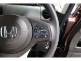Hondaセンシングの機能のひとつ、アダプティブクルーズコントロール付!アクセルから足を離しても設定したスピードと前車との車間を保ち走行してくれます!車線維持もアシスト☆高速道路で疲労軽減ですね☆