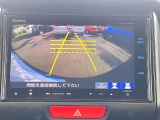 車庫入れ時に安心のバックカメラがついています。