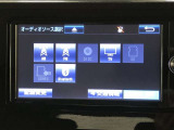 ラジオ、フルセグテレビ、CD再生、DVD再生、SD再生(音楽/動画)、SD録音(別途SDカードが必要です)、Bluetoothオーディオが使用可能です。詳しい仕様については展示店舗までお尋ねください。