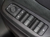 電動格納式ドアミラー・パワーウインドウを装備しています。