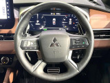 【純正革巻きステアリング】上質な革を使用することで、手にしっかり馴染みとても運転しやすいハンドルです♪